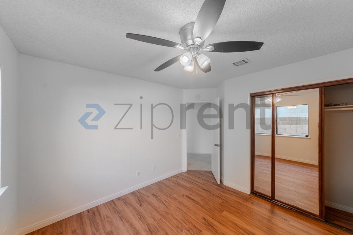 Building Photo - 5327 Meredith Ave