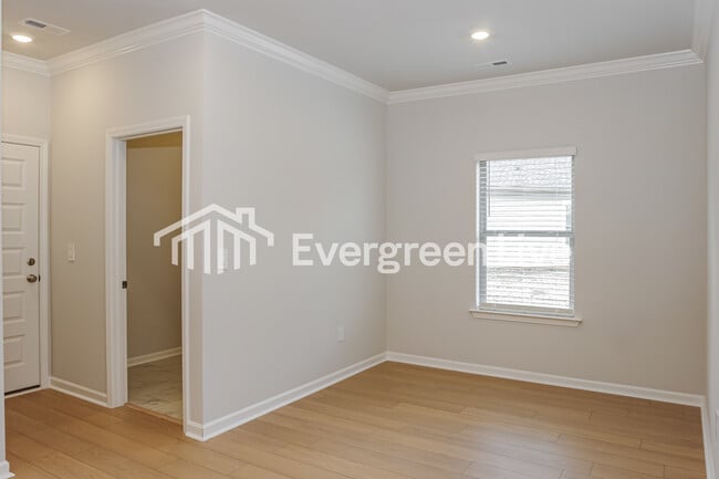 Building Photo - 303 Pond Spg Dr