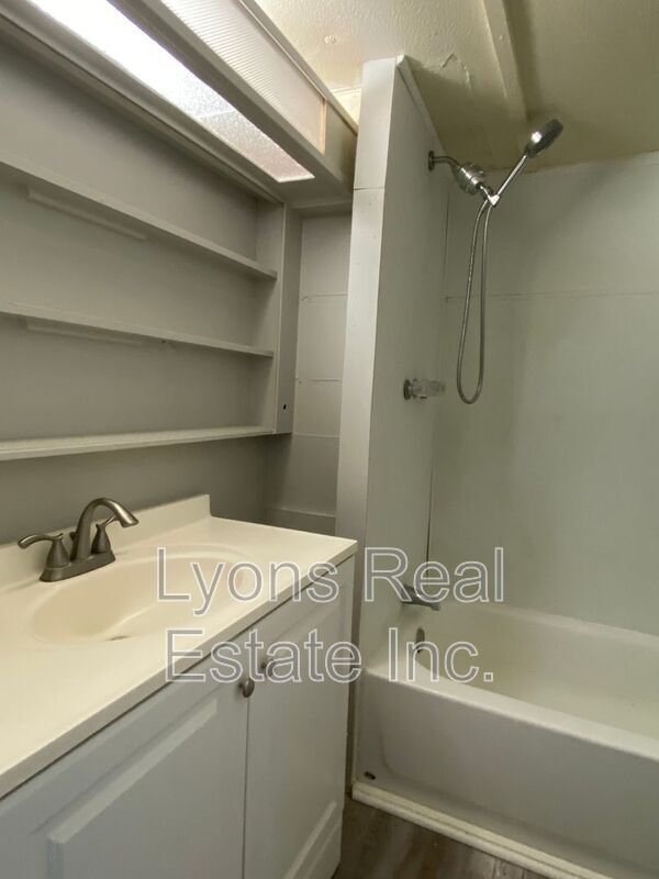 Building Photo - 2177 Gish Ln