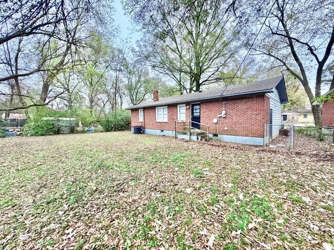 Building Photo - 1754 Danville Rd