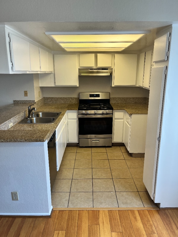 Building Photo - 636 E Verdugo Ave