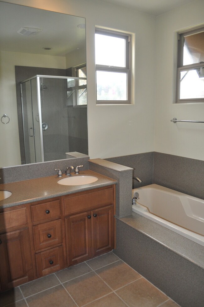 Building Photo - 4083 Morrell St