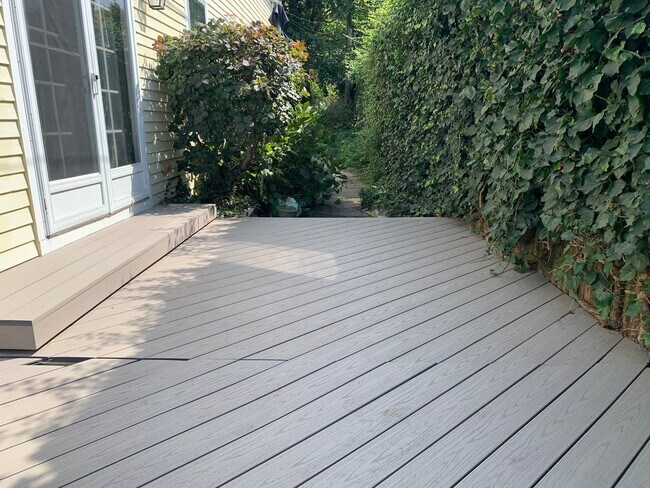 Building Photo - 45 Ayrault St