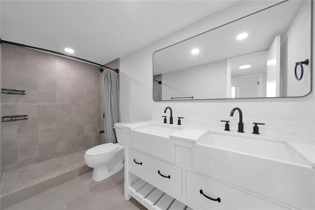 Building Photo - 13120 SW 92nd Ave
