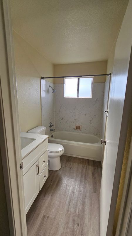 Building Photo - 5276 Balhan Ct