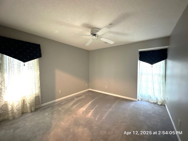 Building Photo - Live on the Lake in Lakeland!!
