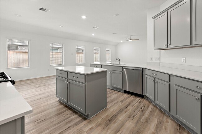 Building Photo - 7602 Angels Lndg Ln