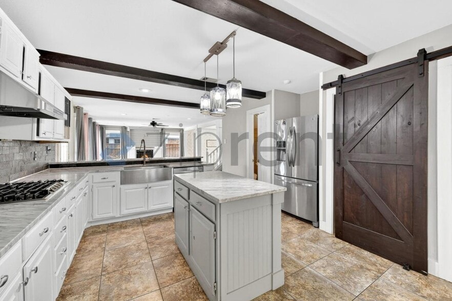 Building Photo - 3817 Dutton Dr