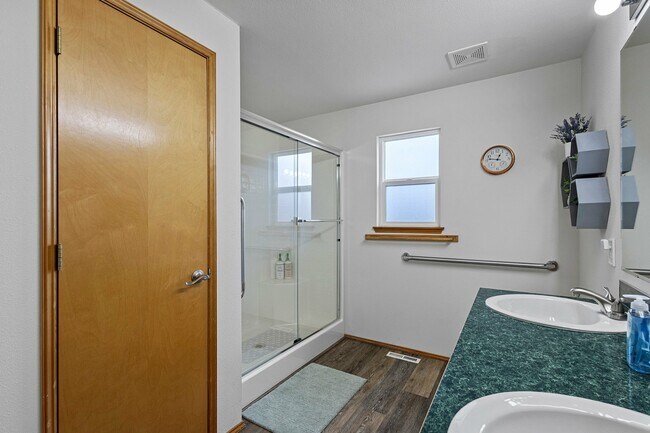 Building Photo - 7708 81st Pl NE