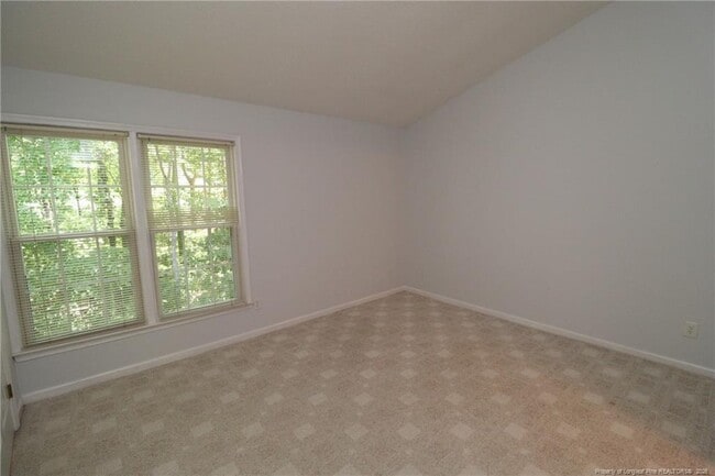 Building Photo - 240 Beechtree Dr