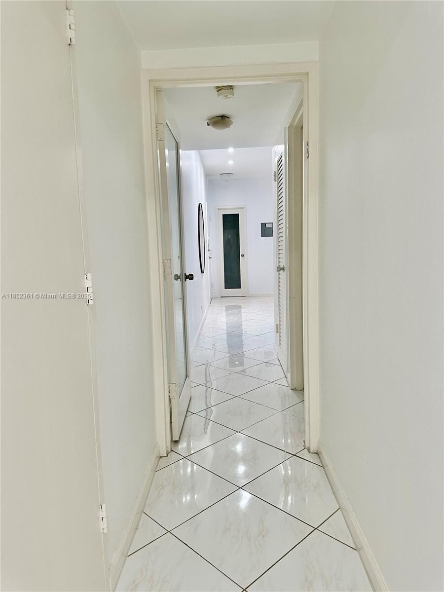 Building Photo - 4747 Collins Ave