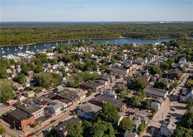 Building Photo - 309 Main St