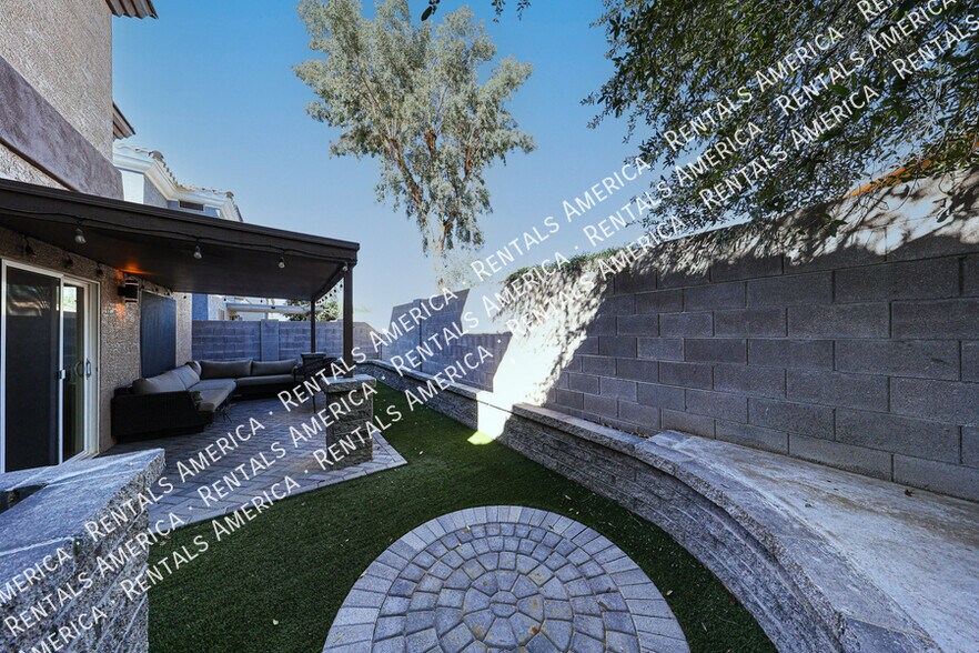 Building Photo - 17219 N 19th Run