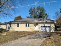 Building Photo - 5803 Hickory Cir