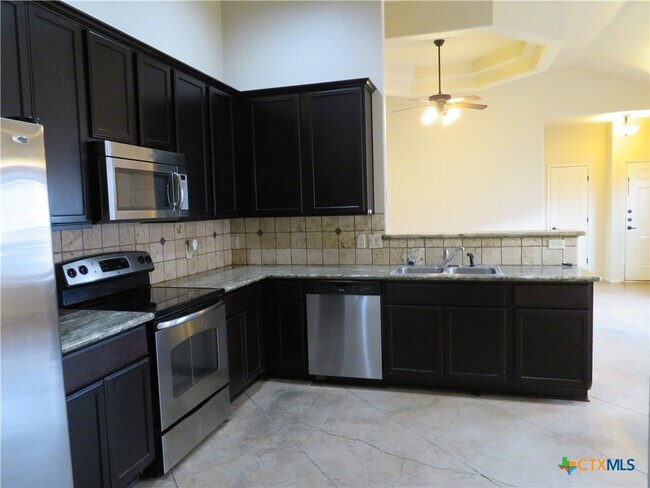 Building Photo - 247 Rosalie Dr