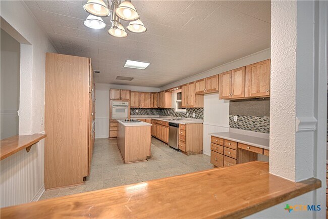 Building Photo - 7370 Nolan Bluff Rd