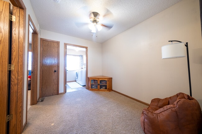 Building Photo - 3292 Century Dr