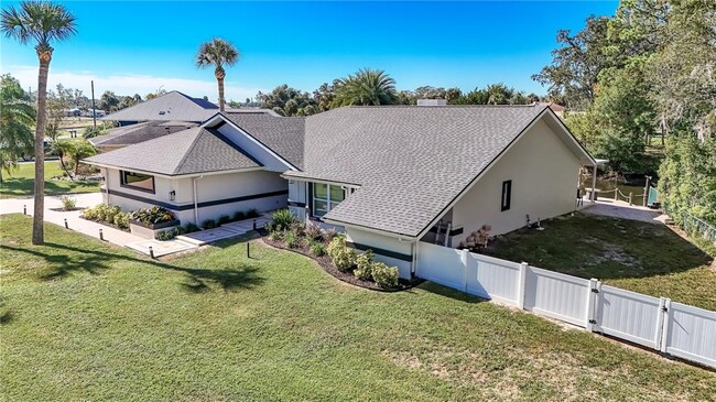 Building Photo - 1542 SE Pinwheel Dr