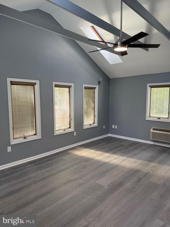 Building Photo - 7810 Newington Woods Dr