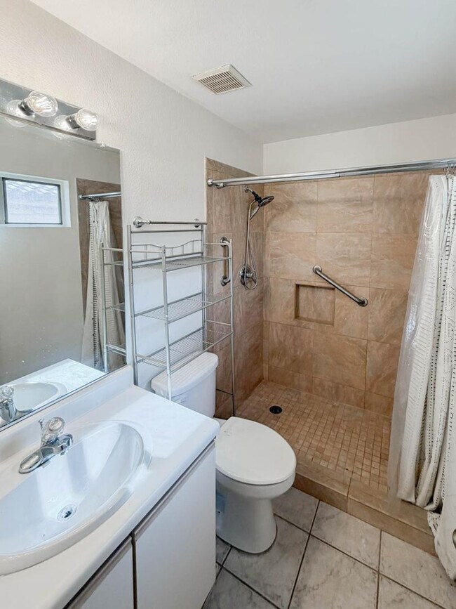 Building Photo - 15724 W Smokey Dr