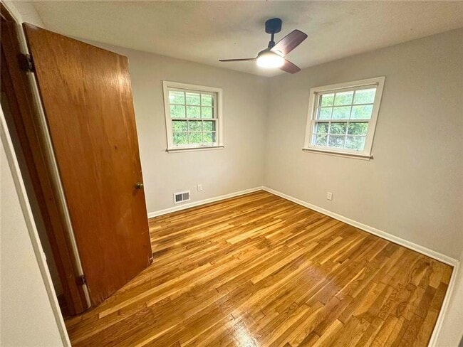 Building Photo - 4016 Shady Oak Ct