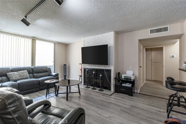 Building Photo - 421 La Fayette Park Pl