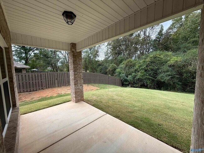 Building Photo - 158 River Pointe Dr
