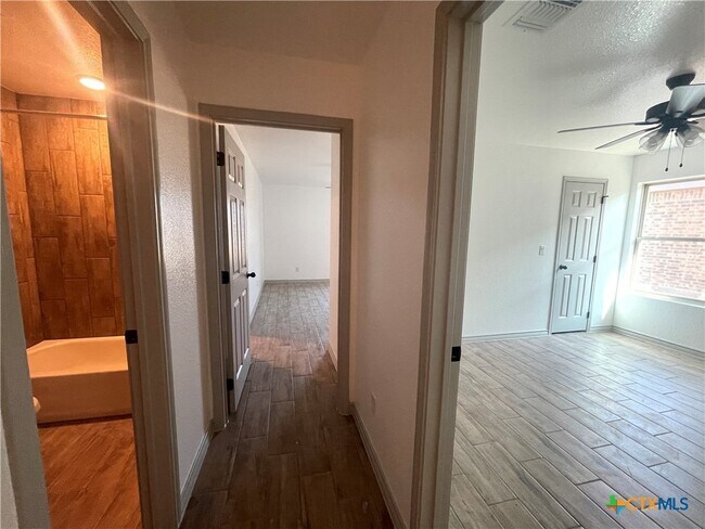 Building Photo - 2408 Duntov Dr