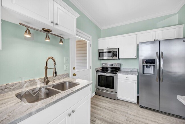 Building Photo - DOWNTOWN COLUMBIA BUNGALOW