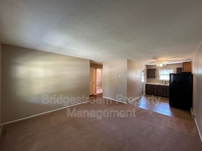 Building Photo - 65 Candlewood Ct