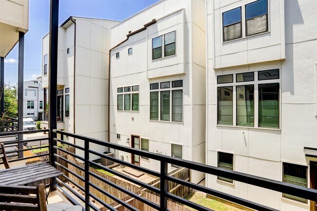 Building Photo - 2106 Colorado St
