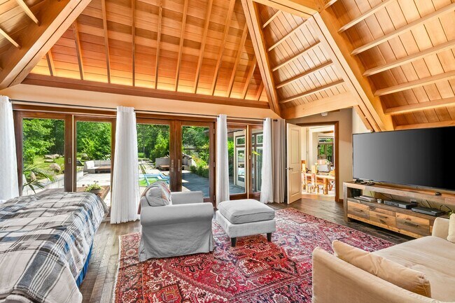 Building Photo - Private Architectural Estate Minutes from ...