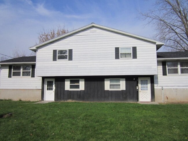 Primary Photo - 636-38 Sunflower Drive