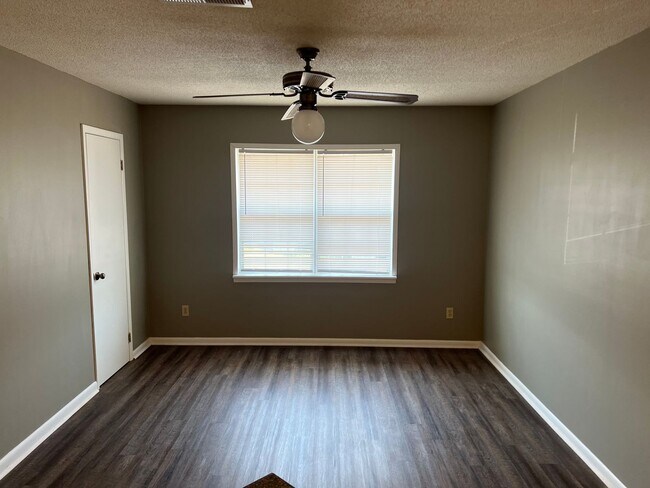 Building Photo - 104 Gunter Ln