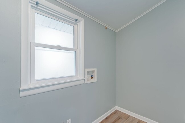 Building Photo - 4828 W 3rd St N