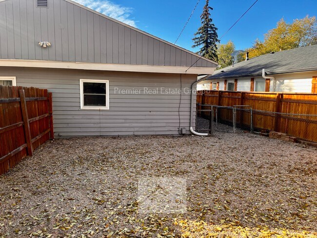 Building Photo - 218 W Ramona Ave