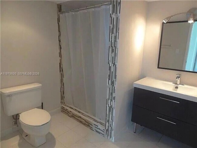 Building Photo - 17500 N Bay Rd