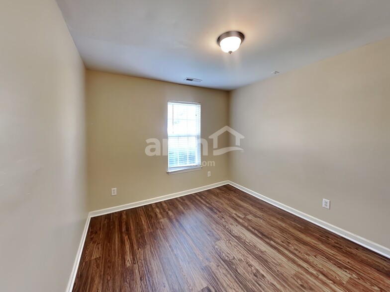 Building Photo - 1578 Laurel Ledge Dr