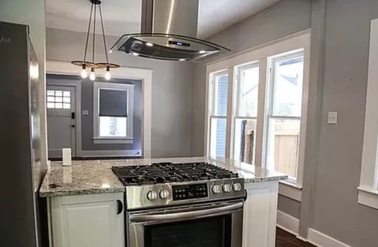 Kitchen viewing dining room - 515 W Agarita Ave