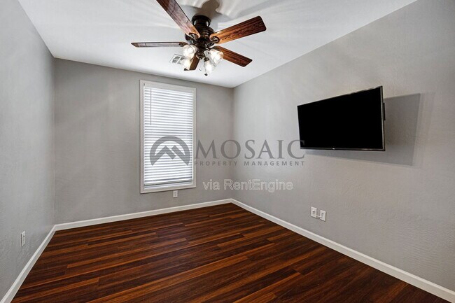 Building Photo - 5626 S 21st Pl