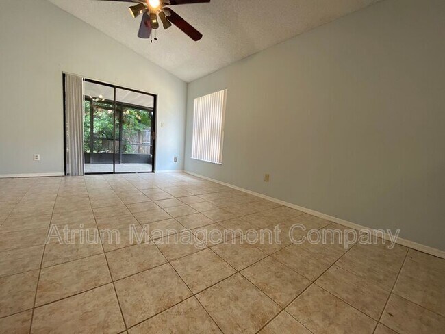 Building Photo - 277 Lakebreeze Cir