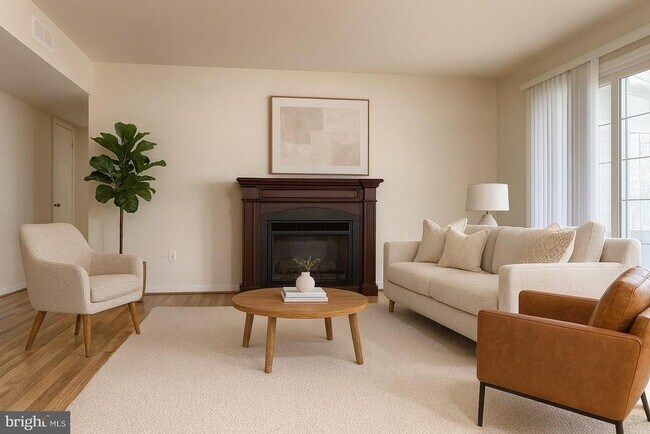 Building Photo - 428 Montemar Ave