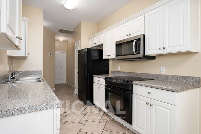 Building Photo - 108 Spring Pl
