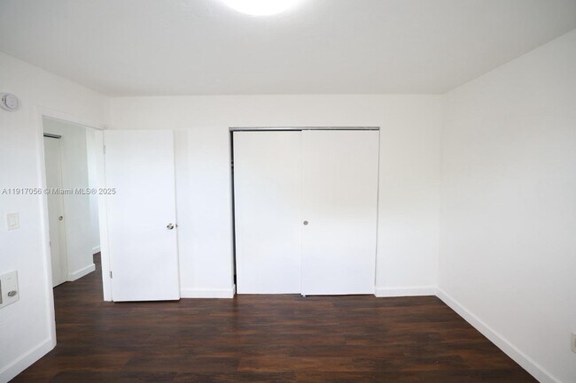 Building Photo - 7200 W 11th Ct