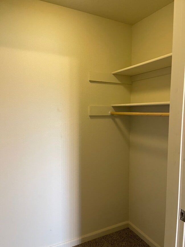 Building Photo - 3 BED 2 BATH W/ATTACHED MOTHER-IN-LAW SUITE *SOLAR PANELS ON ROOF = LOW ELECTRIC BILL*