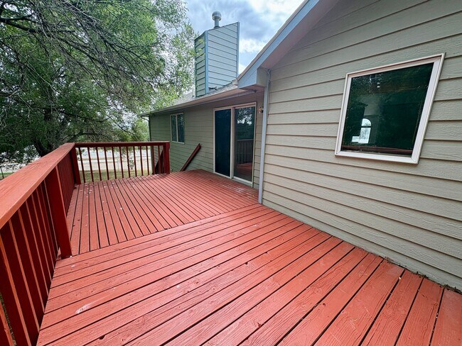 Building Photo - 2905 High Park Dr