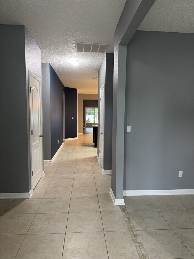 Building Photo - For Rent