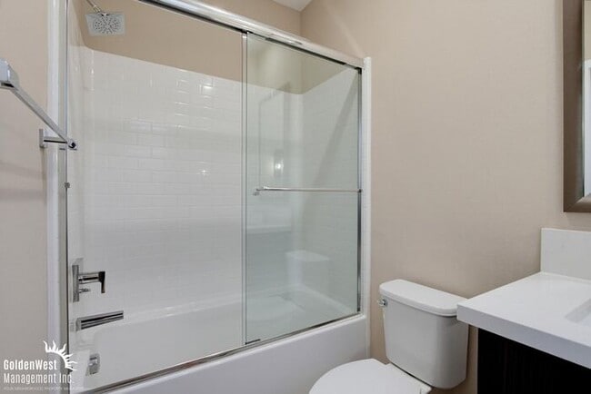 Building Photo - Modern and Stylish 2Bdm 2.5Ba Home in the Civita Community of Mission Valley!