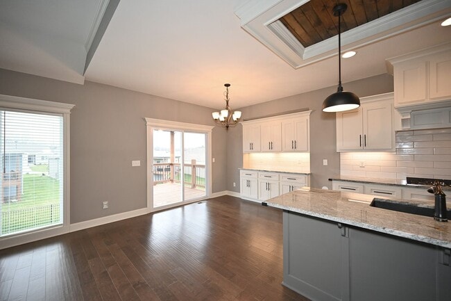 Building Photo - 7465 NW Douglas Ct