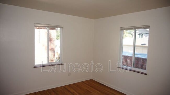 Building Photo - 536 Jackson St